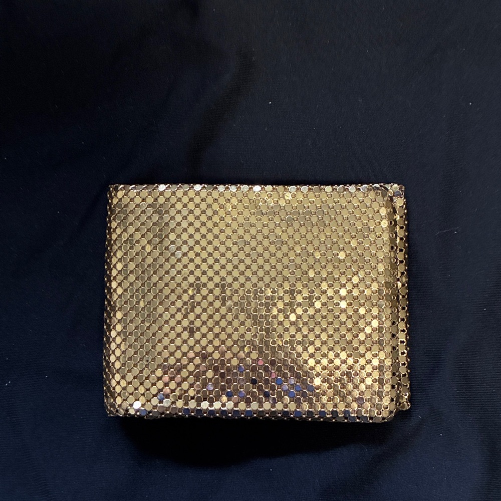 Gold mesh wallet
